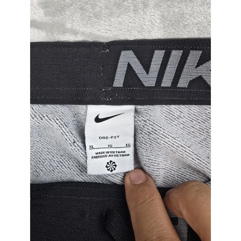 Nike Tech Fleece Joggers Men's XL Heather Gray Tapered Sweatpants.